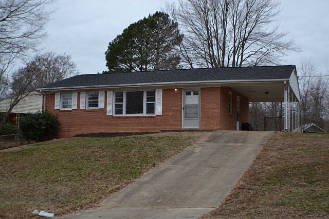1st image of 320 Wimbish Dr