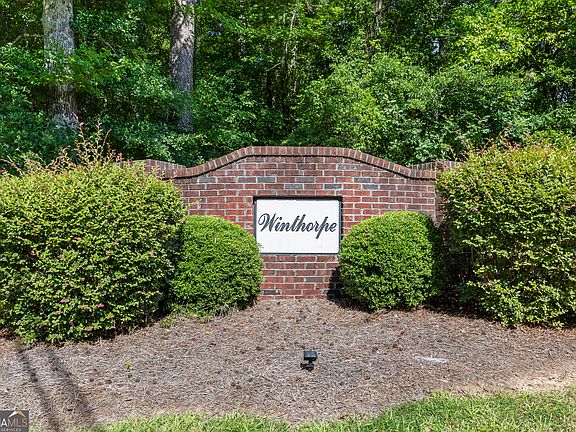 2nd image of 121 Mount Vernon Way
