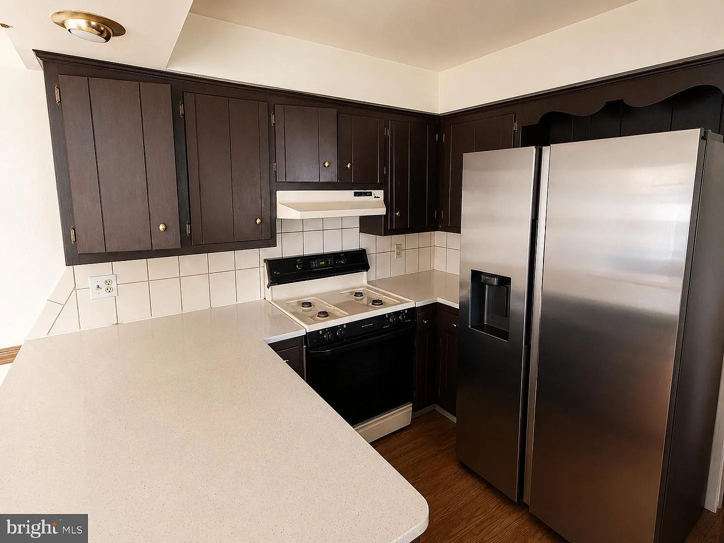 4 bed, 2.5 bath, 2068 sqft, $3,400 — Photo 3