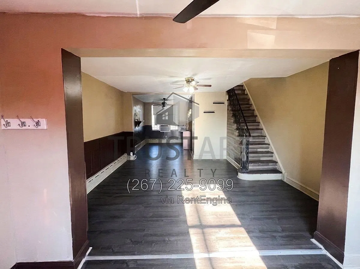 3 bed, 1.0 bath, $1,300 — Photo 2