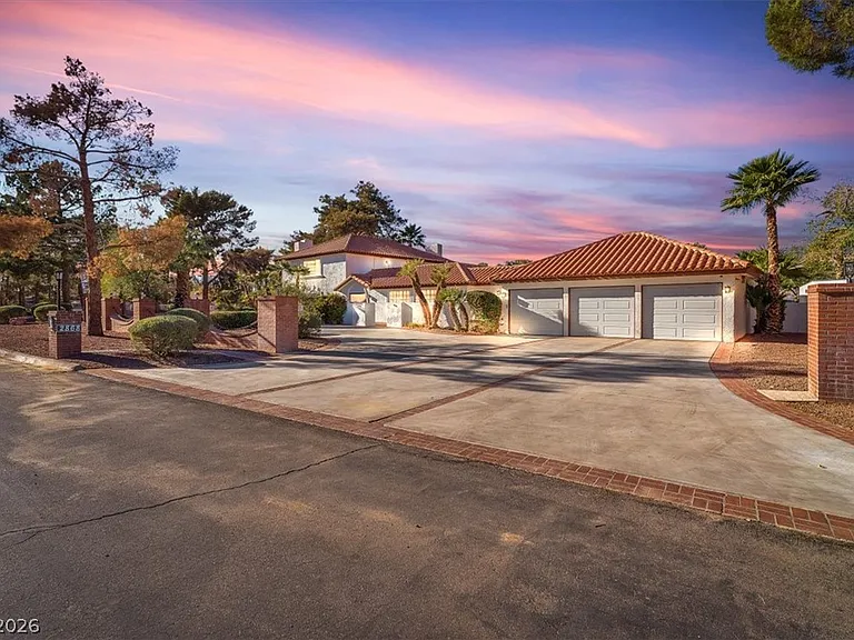 2868 Vista Del Sol Ave — Photo 17