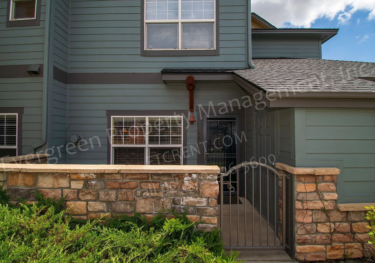 Fantastic 1 bedroom, 1 bathroom condo in great location! — Photo 2
