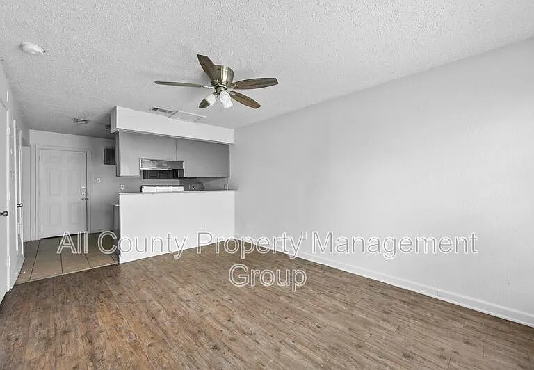 4921 Miller Ave — Photo 5