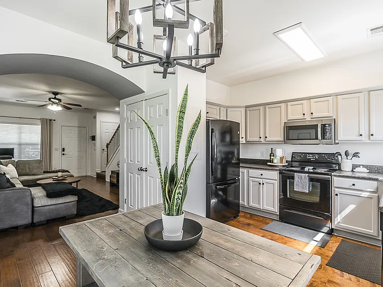 1748 Lincoya Bay Dr — Photo 7
