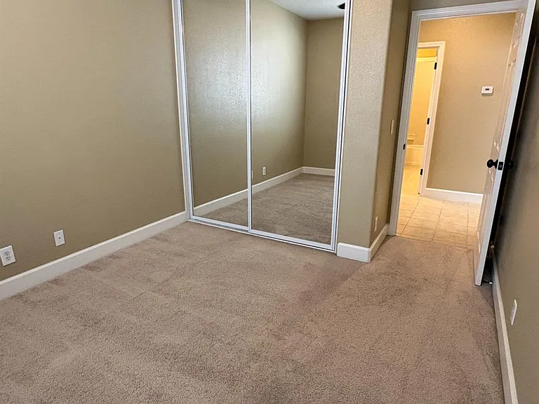 1105 N Perry Ave — Photo 42