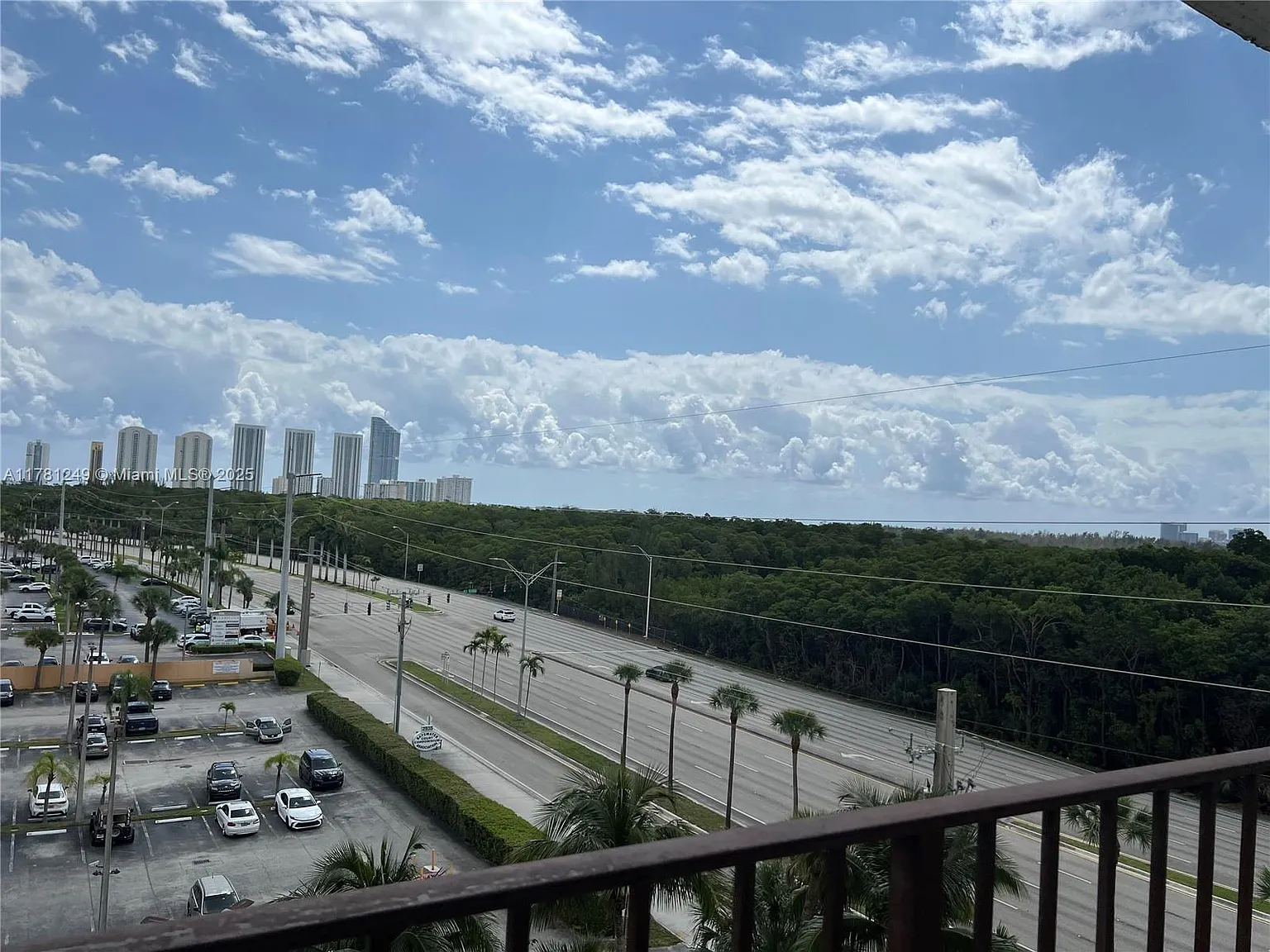 1 bed, 1.5 bath, 800 sqft, $1,575 — Photo 4