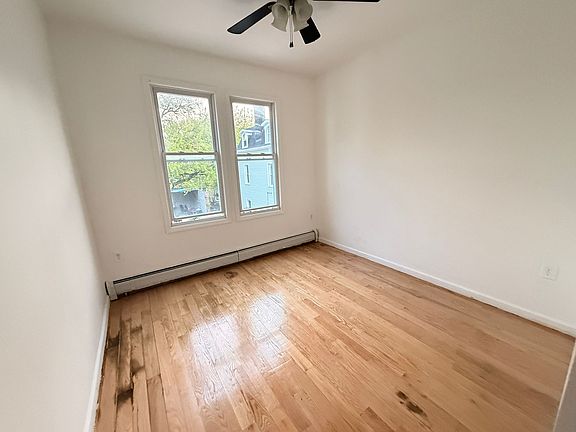 5th image of 16 Woodlawn Ave #3E