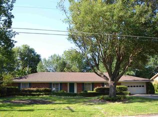 2906 Royal Dr, Kilgore, TX 75662