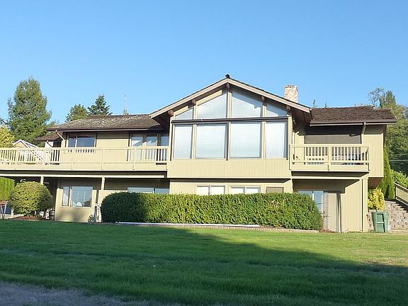 2nd image of 19025 Soundview Dr NW