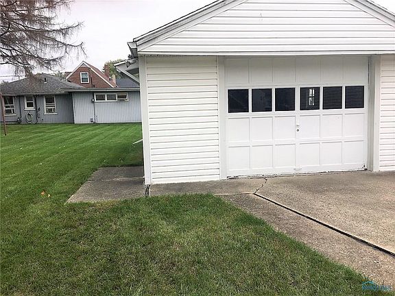 4th image of 803 Highland Dr