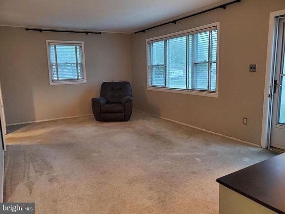3rd image of 1210 Lane Ave