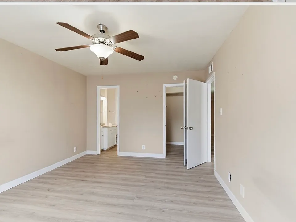 4112 Bowser Ave #205
