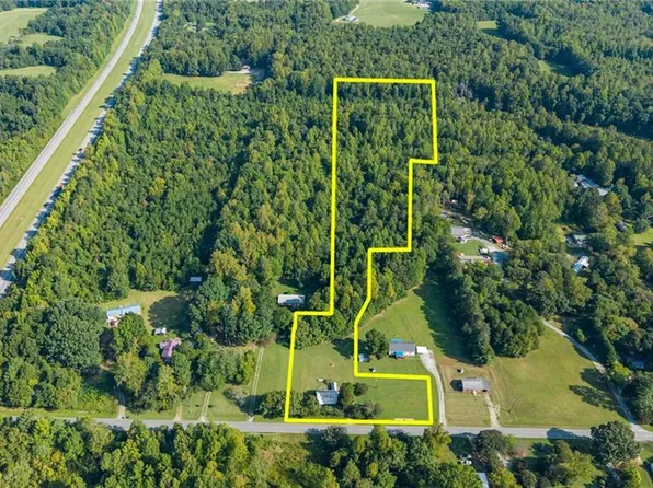 1056 Sutton Rd, Greensboro, NC 27406