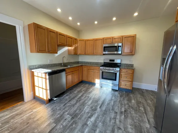 76 Robbins St #1, Waltham, MA 02453