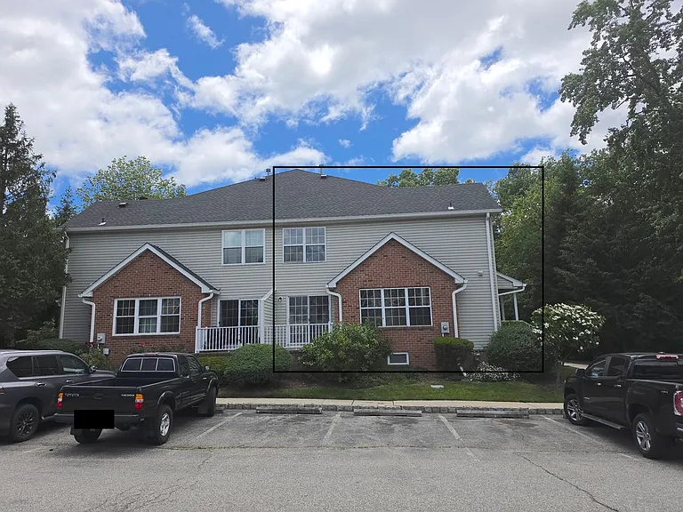 204 Barclay Ct — Photo 32