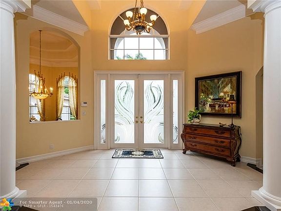 5th image of 2449 Poinciana Dr
