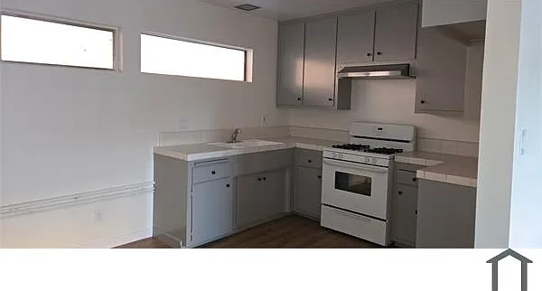 2 bed, 850 sqft, $2,100 — Photo 2