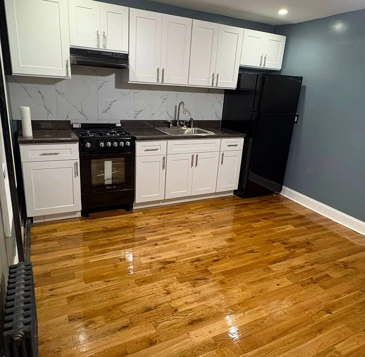 2 bed, 1.0 bath, $2,900 — Photo 2