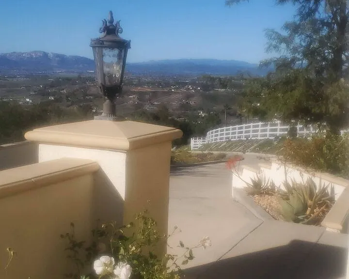 Parado Del Sol Dr — Photo 6