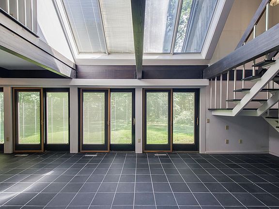 15 woods end lr 3.jpg