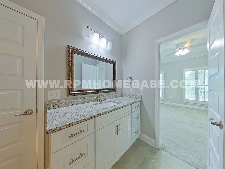 1705 E Gadsden St — Photo 18