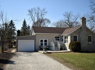 758 Glacier Rd, Pewaukee, WI 53072