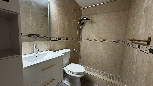 3 bed, 1600 sqft, $1,900 — Photo 3