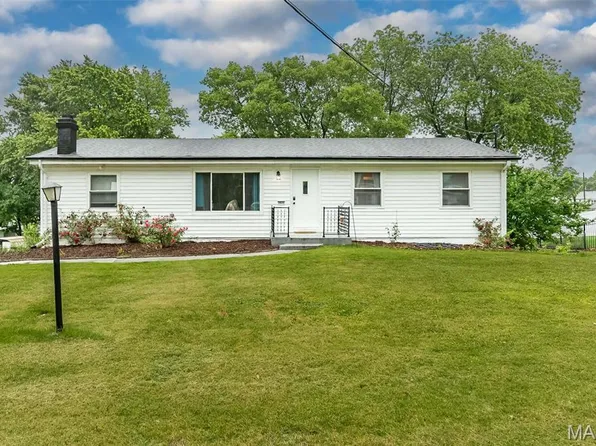 1826 Elm Tree St, Saint Peters, MO 63376