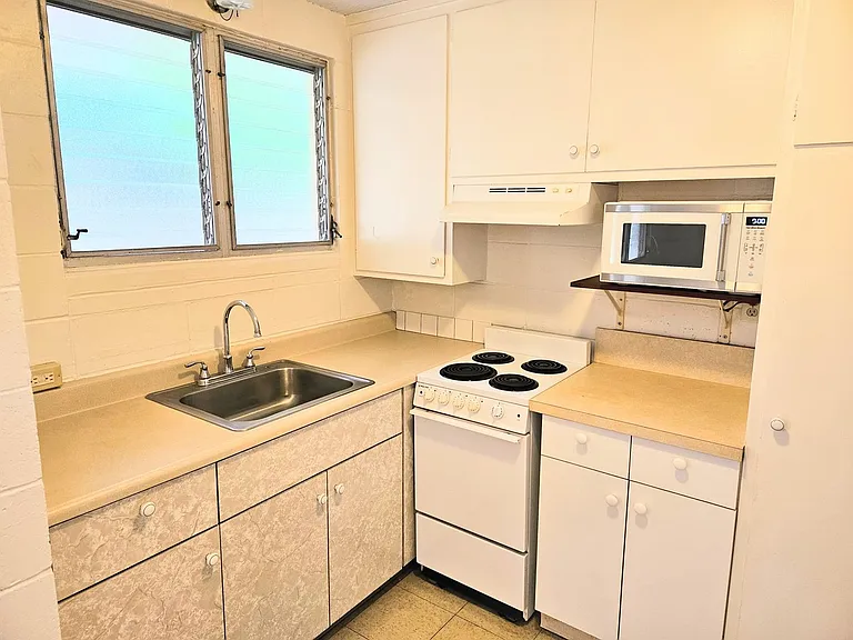 837 Lukepane Ave — Photo 3