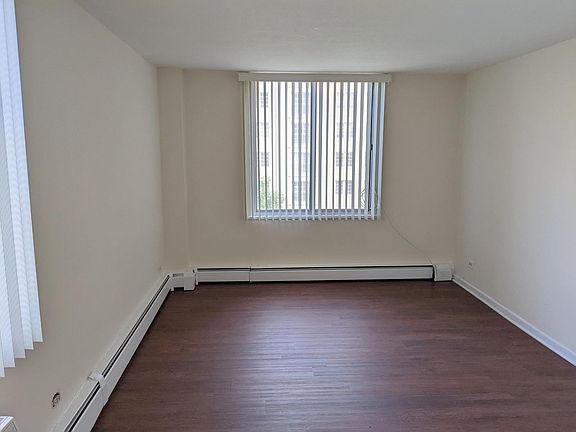 4th image of 1614 Hinman Ave #6A