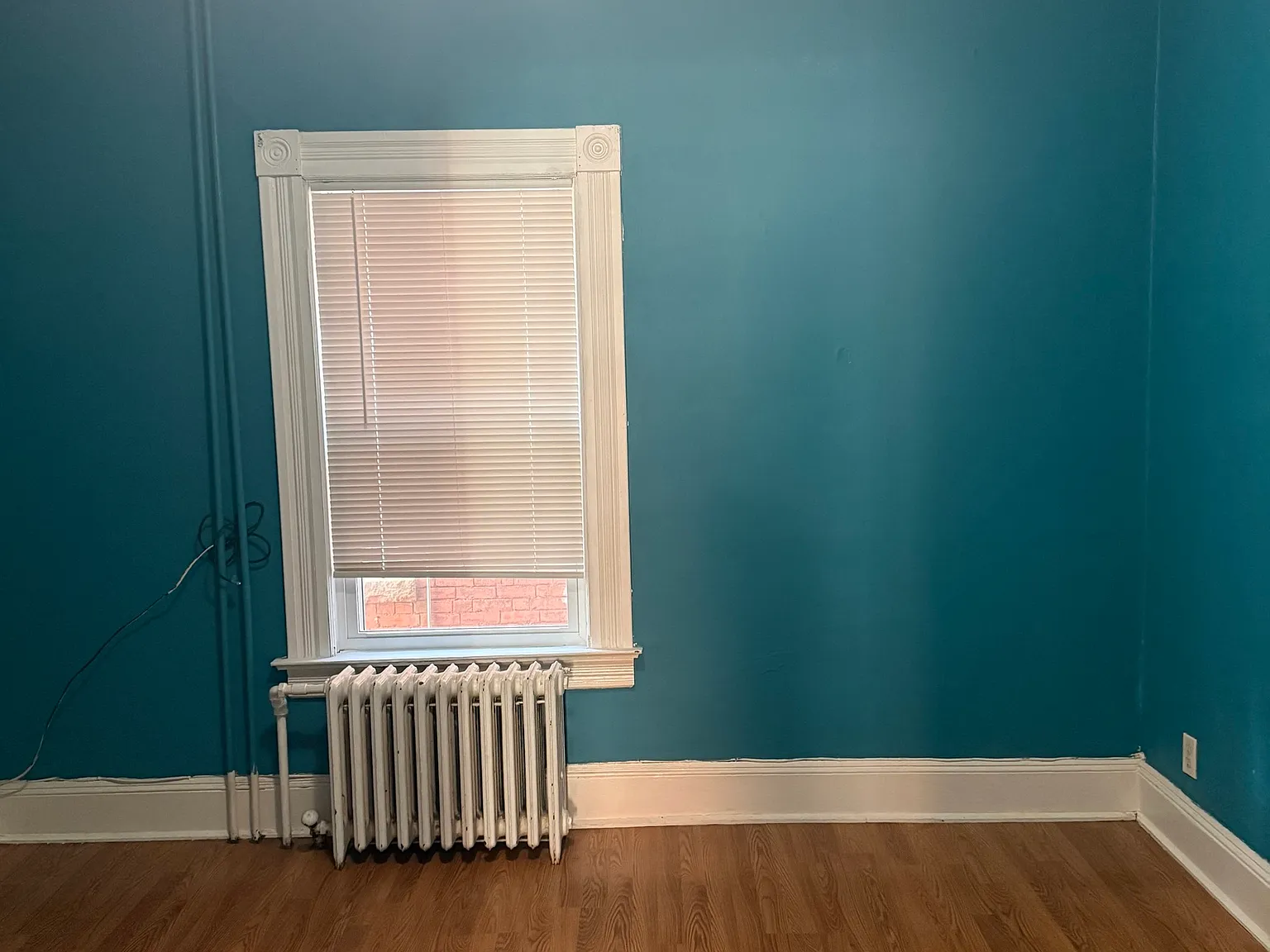 3 bed, 1.0 bath, 1284 sqft, $1,800 — Photo 3