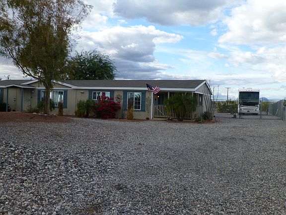 front with patio; rv hookups