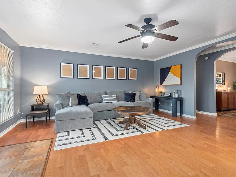 114 Grand Ave — Photo 2