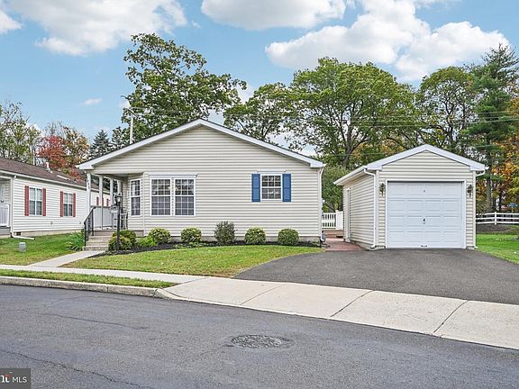 3rd image of 1099 Jfk Dr