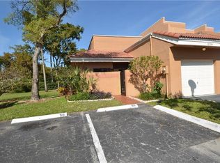 12089 S Las Palmas Dr, Pembroke Pines, FL 33025