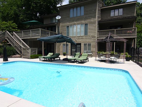 2nd image of 49 Lakewood Dr