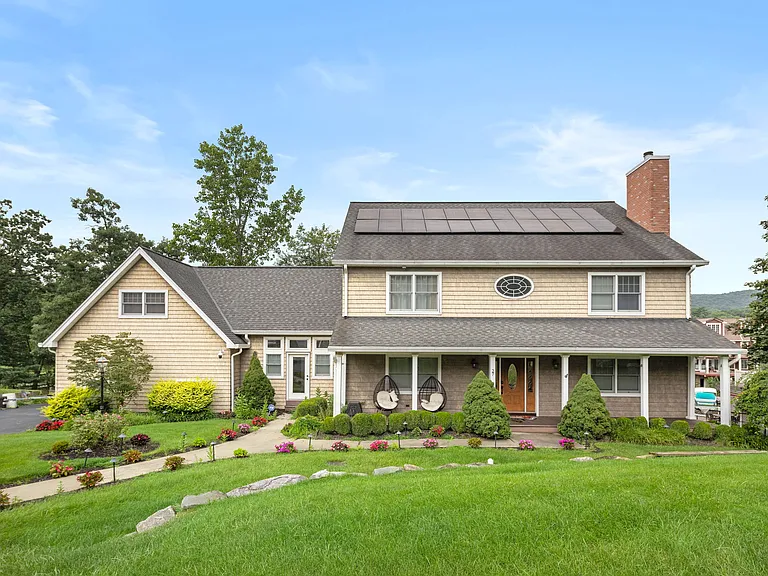 27 Ringwood Ln — Photo 1
