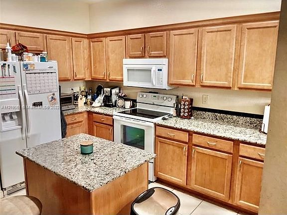 4th image of 699 Corte Madera Ln Unit 4