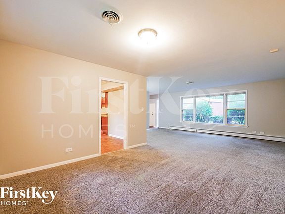 4th image of 4121 Applewood Ln