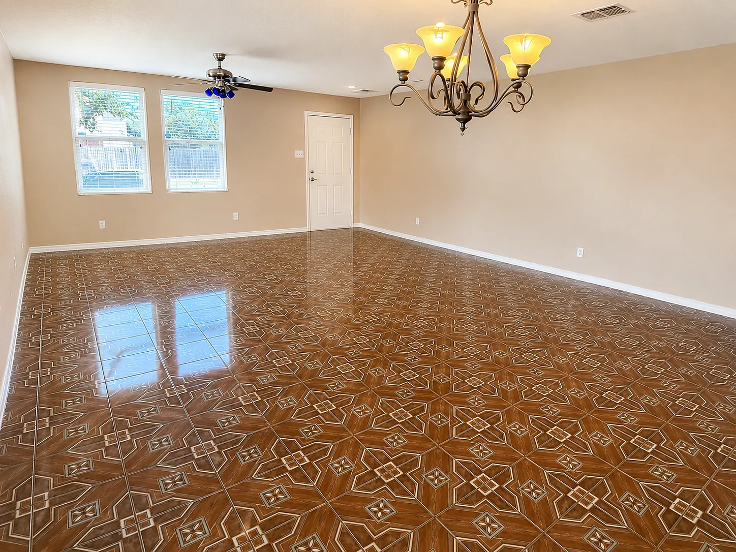 5 bed, 3994 sqft, $3,495 — Photo 4