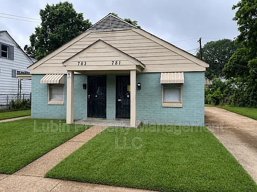 781 David St Photo 1