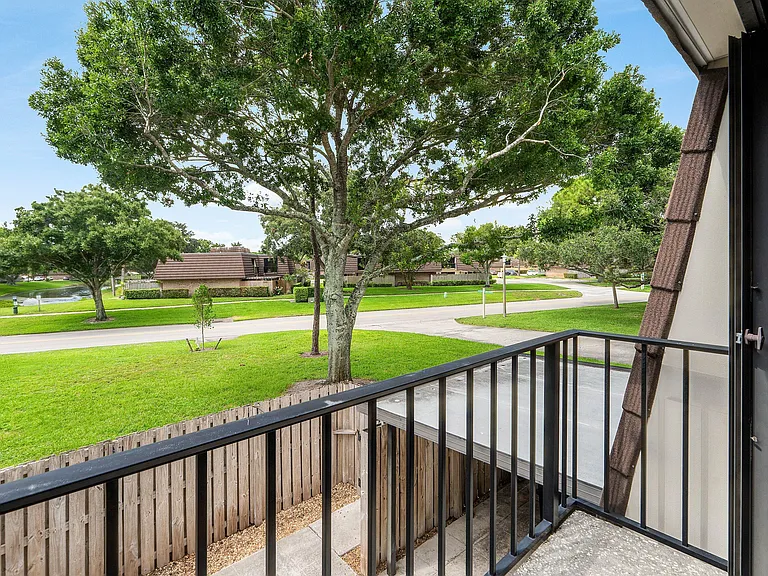 1024 10th Ln — Photo 19