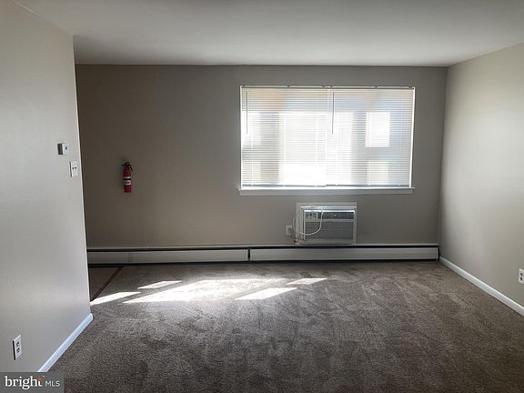 3rd image of 1600 Church Rd APT A300