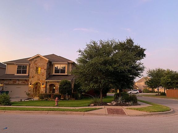 3rd image of 4021 Gloucester Dr
