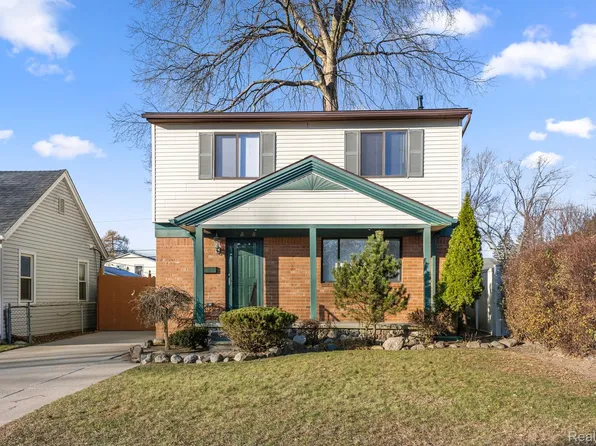 8535 Lenore St, Dearborn Heights, MI 48127