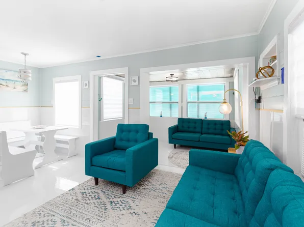 116 146th Ave E, Madeira Beach, FL 33708