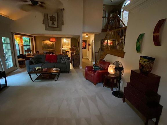 3rd image of 1616 Hilltop Dr