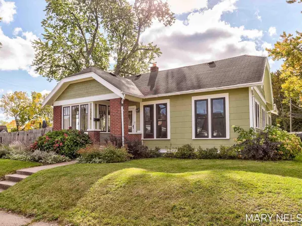 1208 Arianna St NW, Grand Rapids, MI 49504