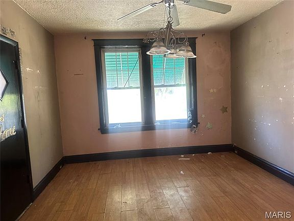 2nd image of 7410 S Grand Ave
