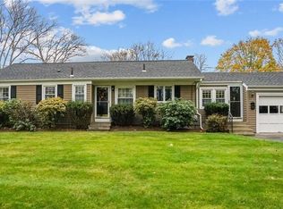 9 Nathaniel Rd, Barrington, RI 02806